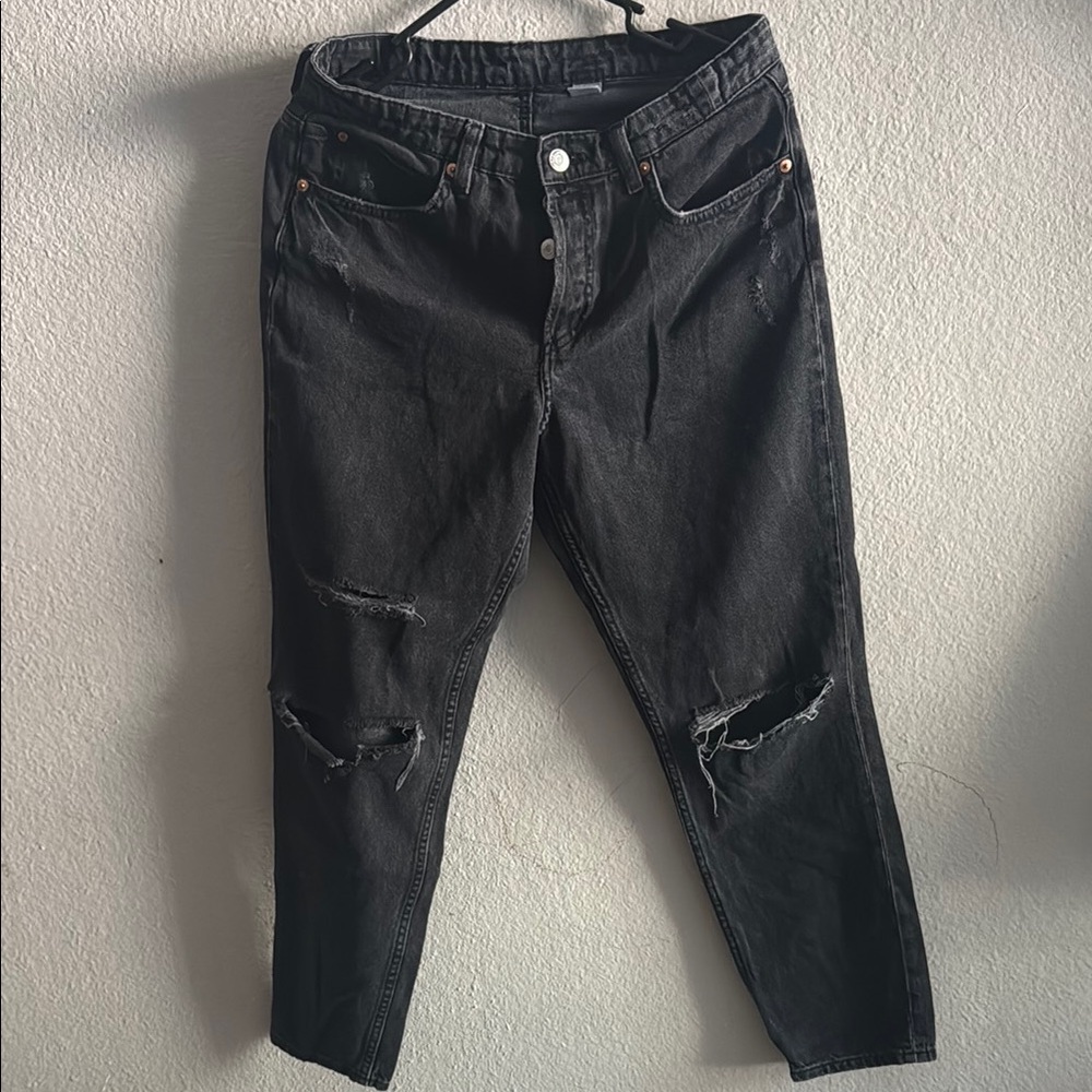 H&M Black Distressed Cropped Jeans